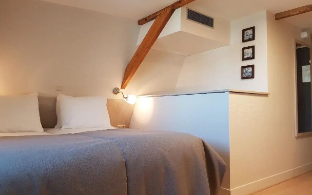 Adam Suites Hotel