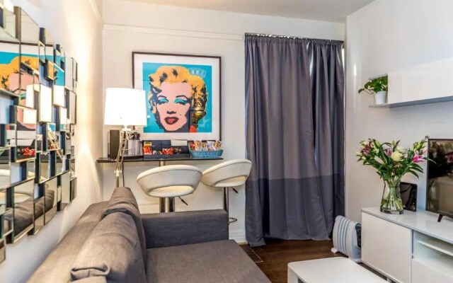 Flat 25 Dudley Court