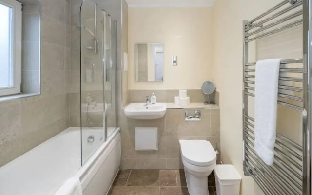 Spacious 3bed2bath W/balcony in Battersea