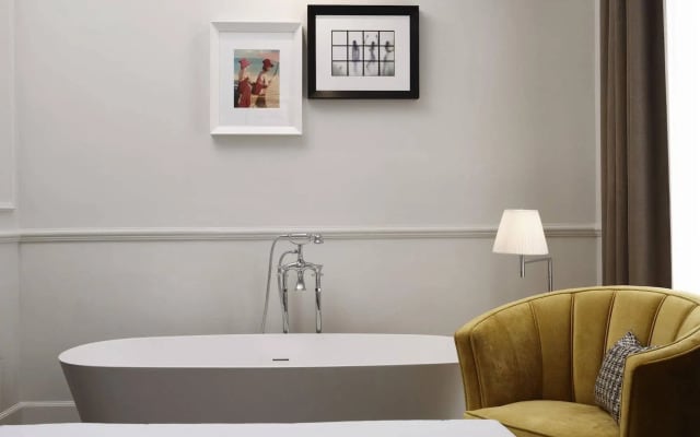Gens Luxury Suites