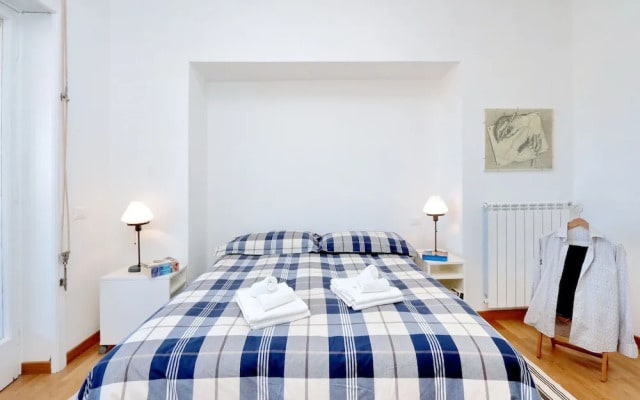 Salaria Apartment