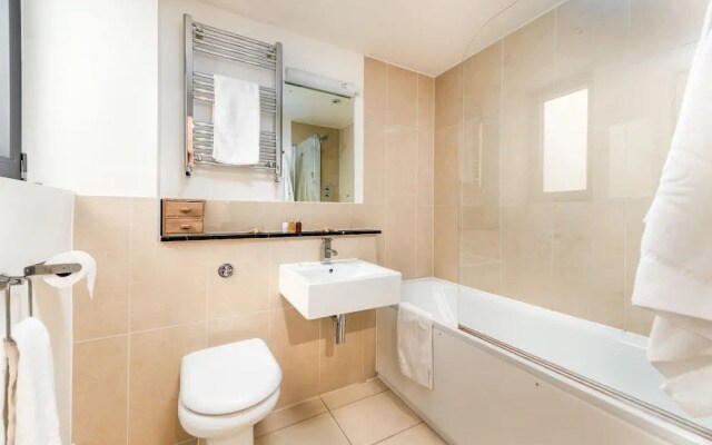 Charming Hackney Apartment with Garden