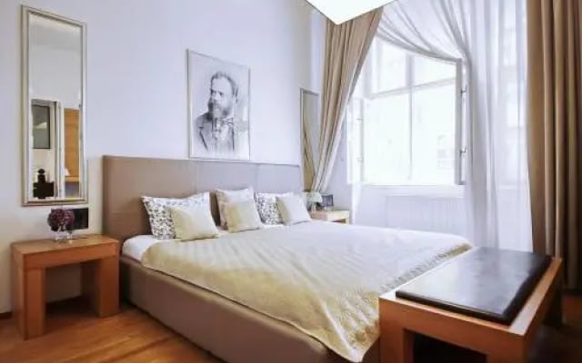 MyHouse Apartments