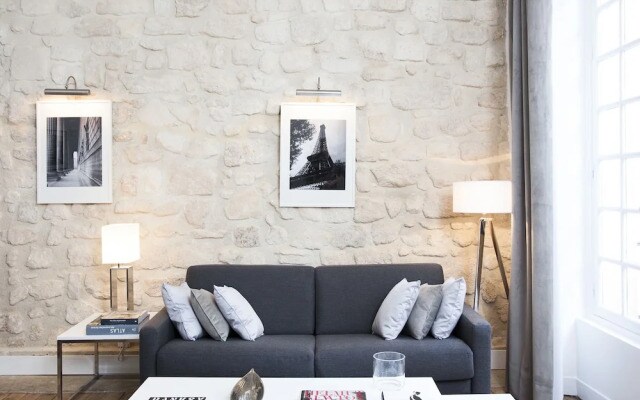 Luxury 2BDR Le Marais I by Livinparis