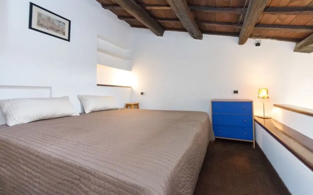 Vetrina - Apartment with Balcony