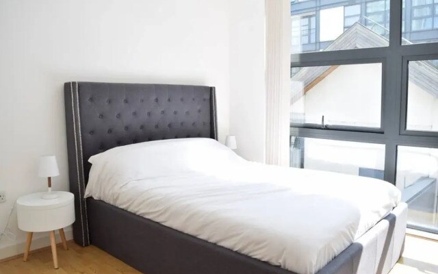 Modern 1 Bedroom Flat in Canary Wharf