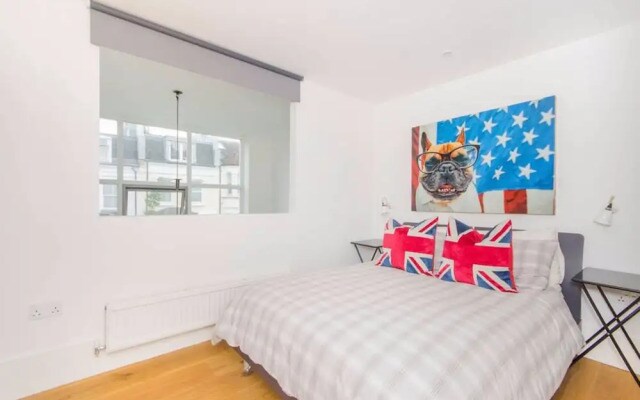 Loft in Clapham Junction Accommodates 4
