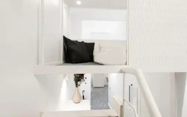 Fewdays Barcelona Apartments
