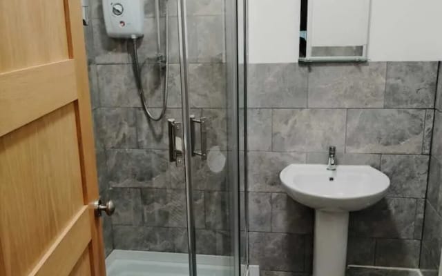 Immaculate 4-bed Apartment in Liverpool
