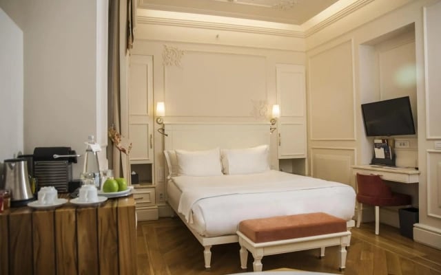 Corinne Art & Boutique Hotel
