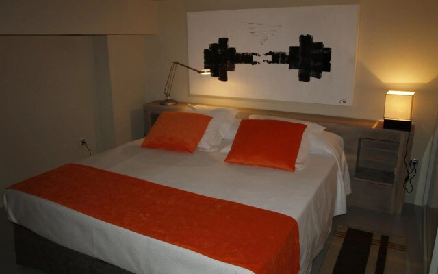 Eco Alcala Suites