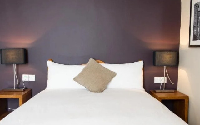 Innkeeper's Lodge Stockport, Heaton Chapel