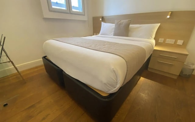 Отель NOX Kensington
