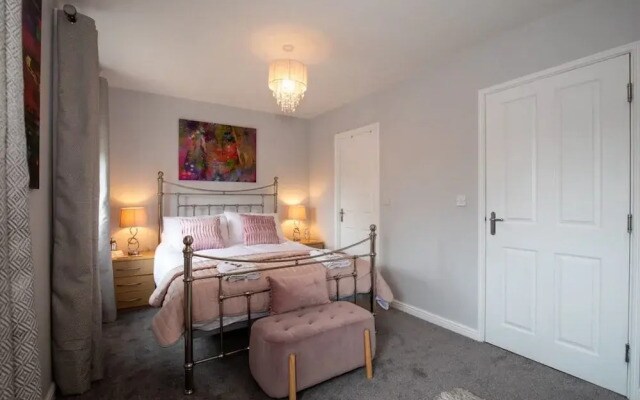 Blue Bridge View - Sleeps 7 With Free Parking