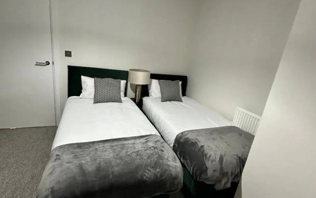 Cosy, Comfy 2 Bed Apartment Canary Wharf