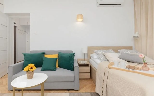 Apartment Wspólna Warsaw by Renters