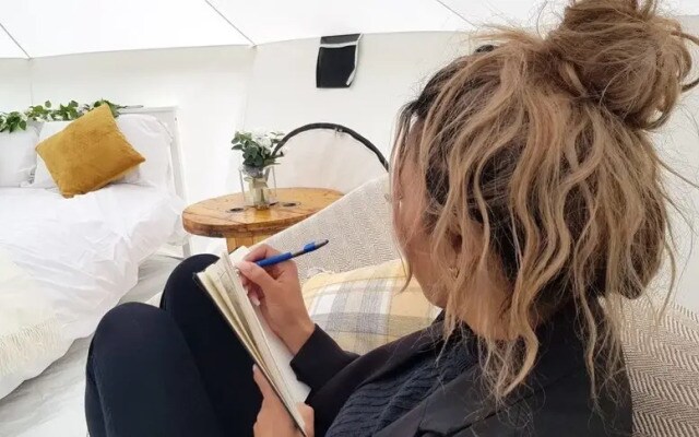Luxury 4 Person Glamping Tent-Campsite