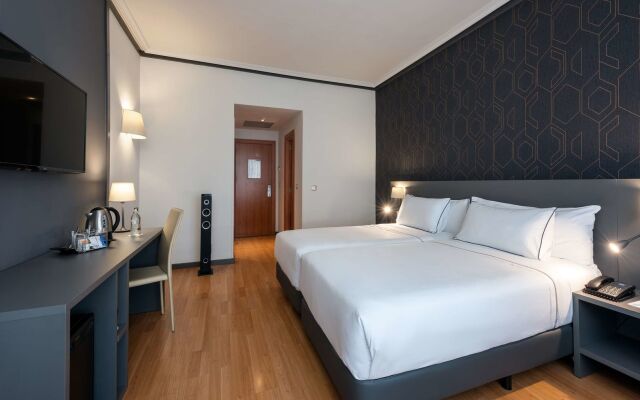Hotel Madrid Plaza de España Affiliated by Meliá