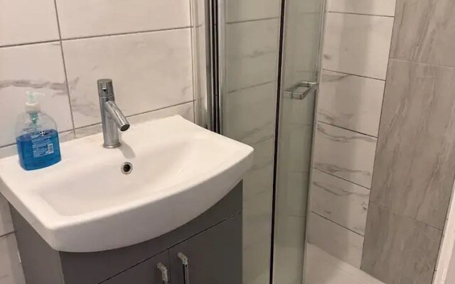 Charming London Apartment With 2 Bedrooms 2 Bath