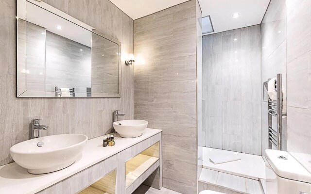 Beautiful Two Bedroom Abode in Notting Hill