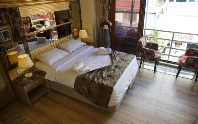 Holiday Business Suit Otel