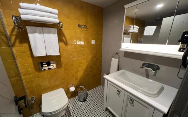Weingart Suites Hotel