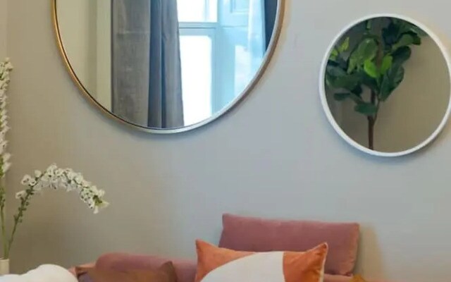 Stunning Notting Hill Apartment PS4