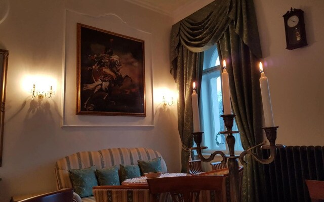 Charles apartment
