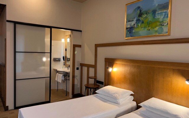 Отель Best Western Santakos
