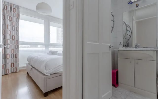 Regents Park View Apartment