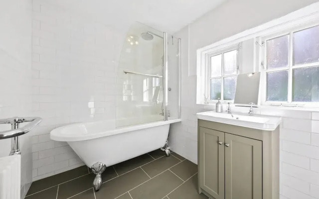 Host Stay Bradley House