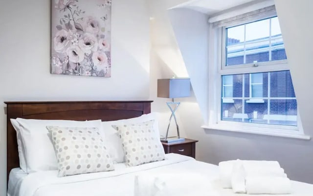 Shorton St Apartments by Chi Chi