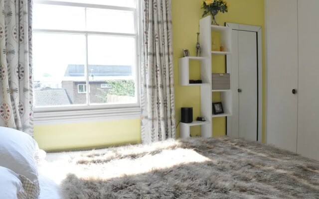 Stunning Flat in Clapham Junction With Large Terrace