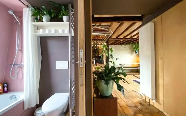 Bright, Spacious Two-bed in Hackney