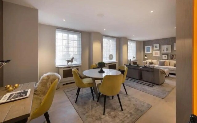 4-bedroom Apartment in the Heart of Chelsea