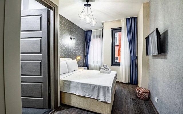 Room in Guest Room - Deluxe Double Room 4
