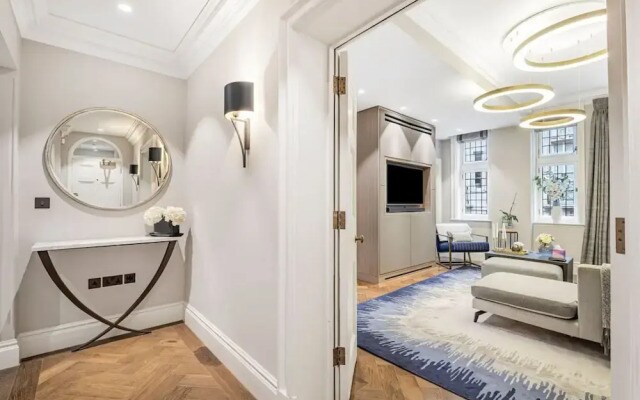 Mayfair Home Private Parking Central AC