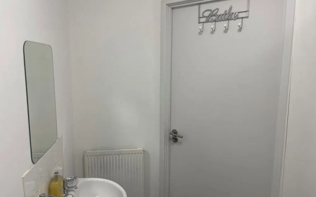 3 Bed, Sleeps 5, Wifi, Free Parking
