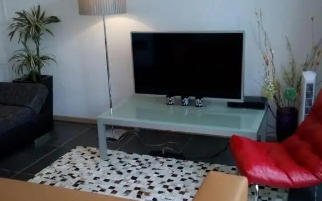 Jordaan Canal View Apartment