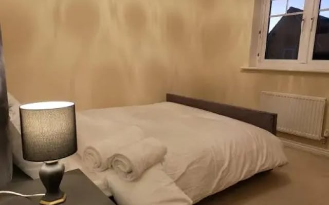 Nightingale Gardens - 4 Bed Detached House - Manchester