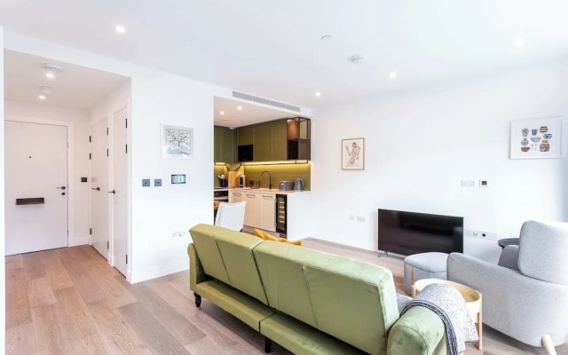 Modern Chelsea Apartment