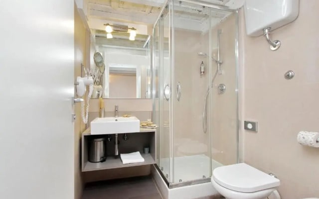 B&G Navona