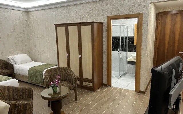 Lily Rooms
