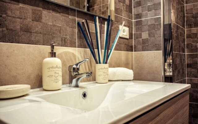 Renewed, Spacious Flat/6 Guests/termini Station