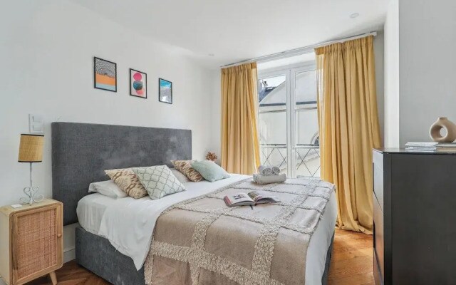Chic 1BR Near Louvre & Musee d Orsay