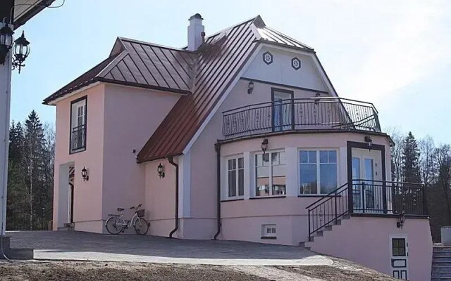 Ööbikuoru Villa