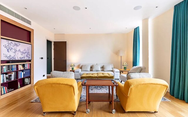 Luxury Penthouse Overlooking the Thames
