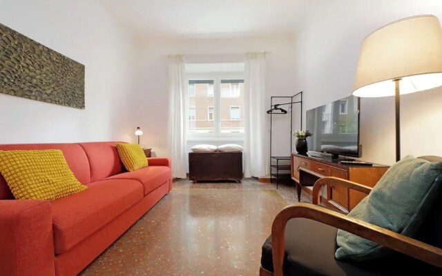 YCH Riboty house al Vaticano
