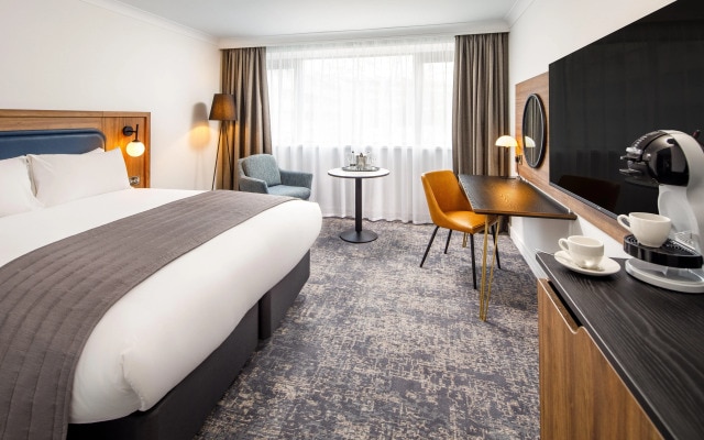 Crowne Plaza Manchester Airport by IHG