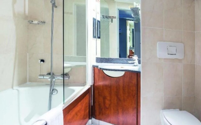 Kyriad Paris Nord Porte de Saint Ouen Hotel